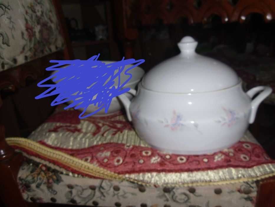 Serviciu pt masa  portelan fin