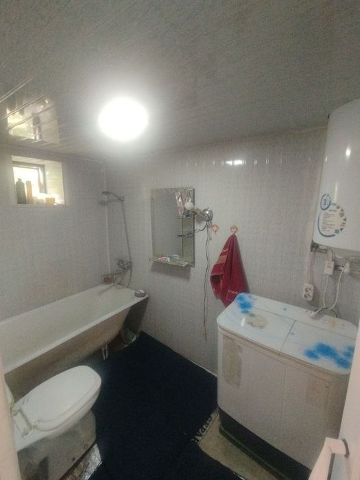 Navoiy, Narpay sentr hududida 8 sotihli, 5 xonali uy sotiladi !