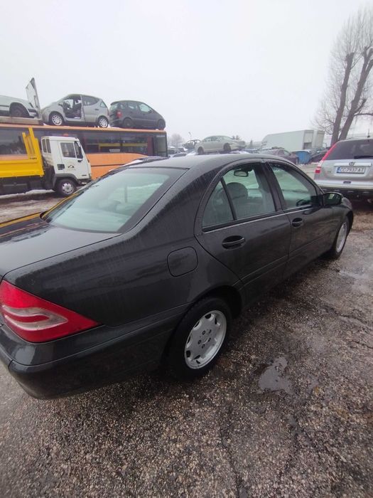 На части Mercedes W 203, C 180, Petrol