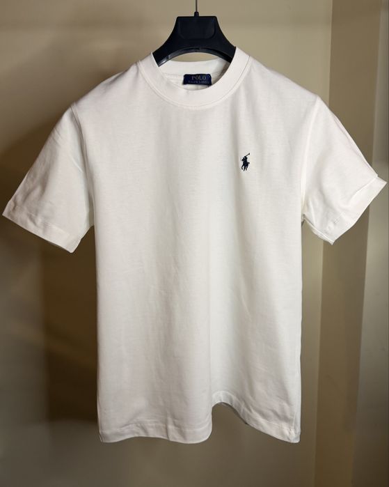 Noua colecție de tricouri Louis Vuitton, Balenciaga, Hugo