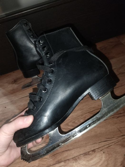 Коньки, черные, 33/34