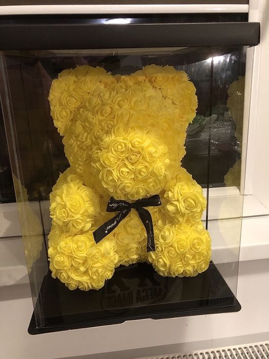 Ursulet cadou ideal figurina din trandafiri de spuma de 40 cm in cutie