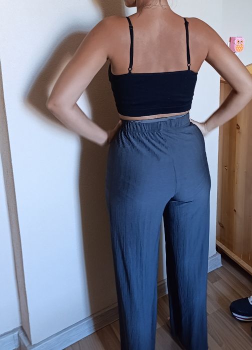 Продавам плисиран широк панталон ASOS DESIGN - S
