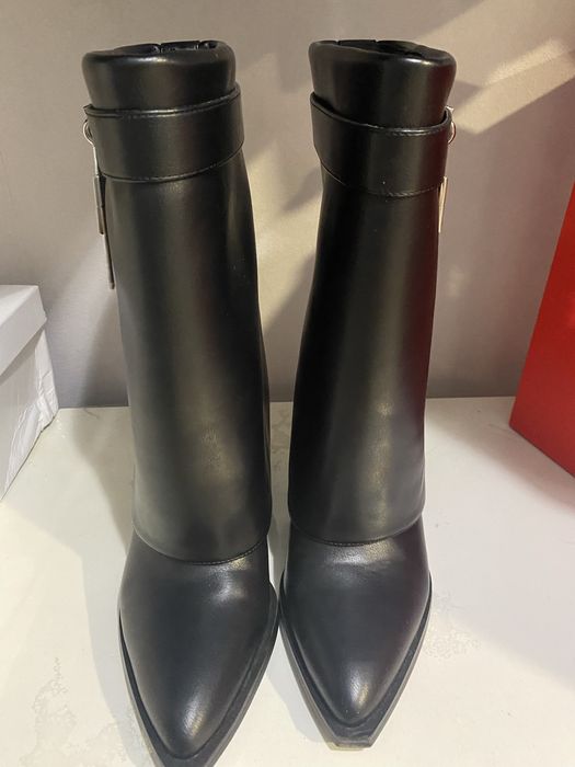 Провдется обувь казачки