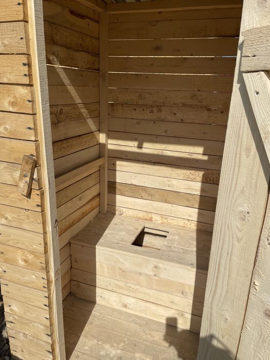 Туалет деревянный