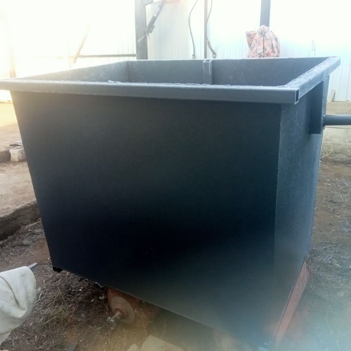 Мусорный контейнер