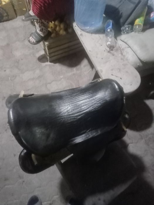 В продаже два седла