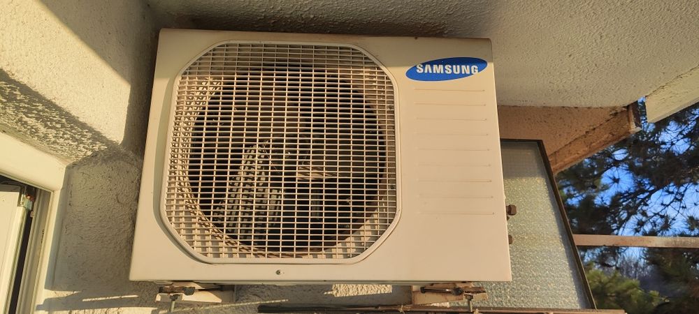 Продавам климатик Samsung 12- ка