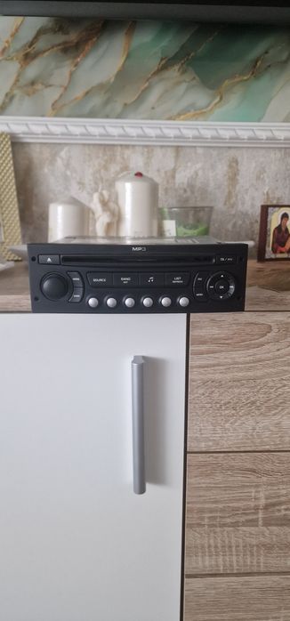 Vând casetofon Peugeot