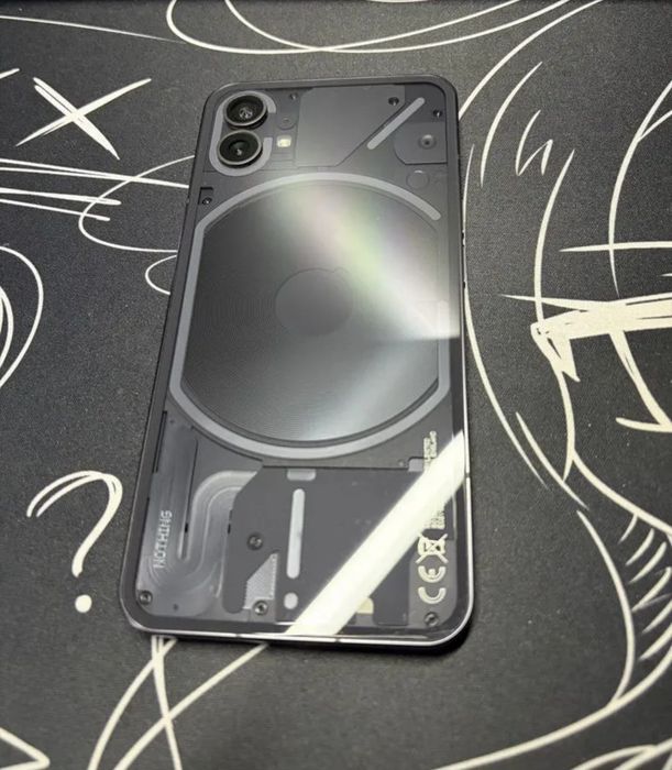 Телефон Nothing Phone 1