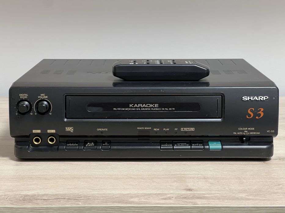 Видео-магнитофон Sharp VC-S3 Karaoke. Кассеты VHS