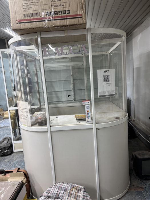 Продам стелажи, кассу