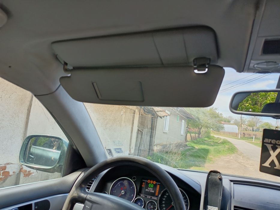 Продавам volkswagen touareg 5000 кубика TDI на части