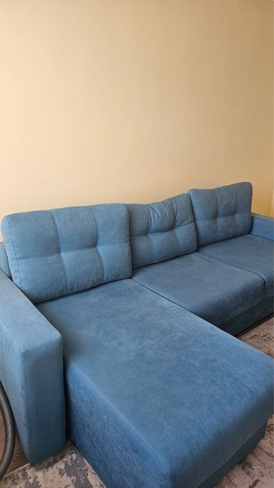 Диван отличное состояние, находится в Астане