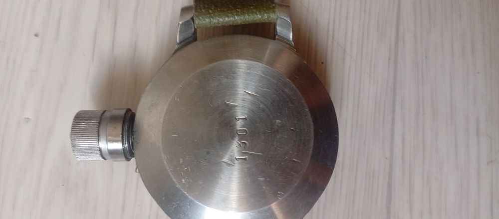Продам часы винтажные