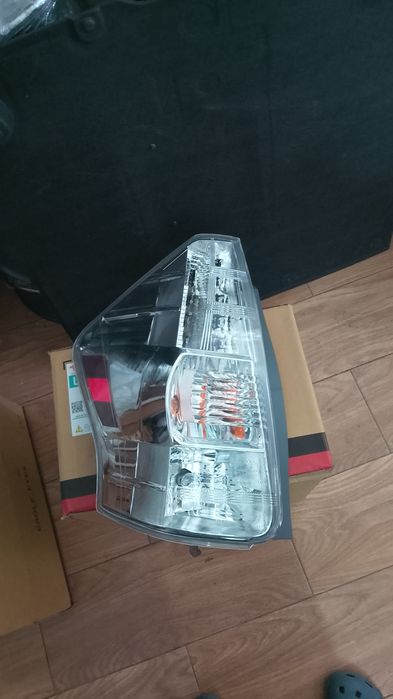 Lampa stop Toyota prius plus piese Toyota produs noi