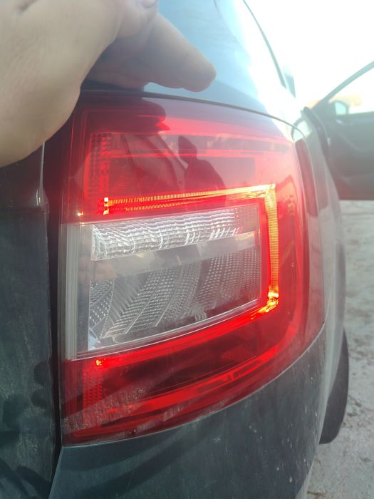 Far stânga  skoda octavia 3 facelift full  Led bixenon