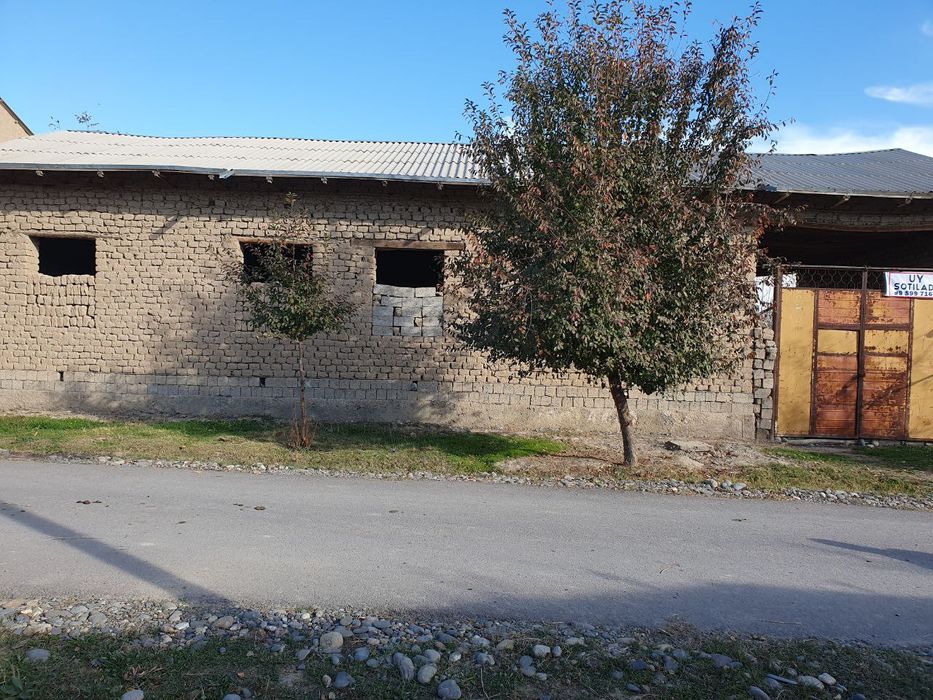 Уй сотилади. Арзон нархда Пайарик туман Мустакиллик МФЙ.