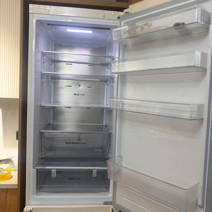 Продам холодильник LG GC-B509SESM