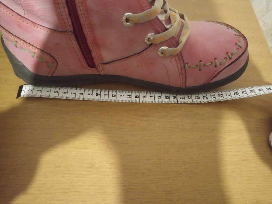 Дамски ботуши чисто нови