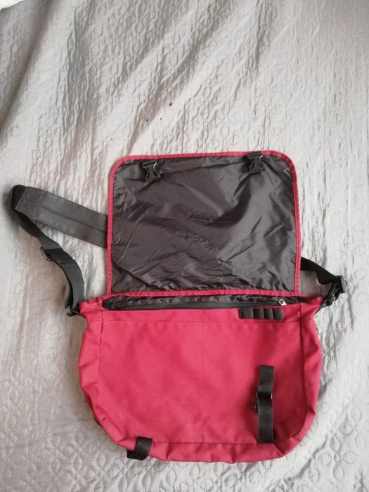 Geanta umar Eastpak