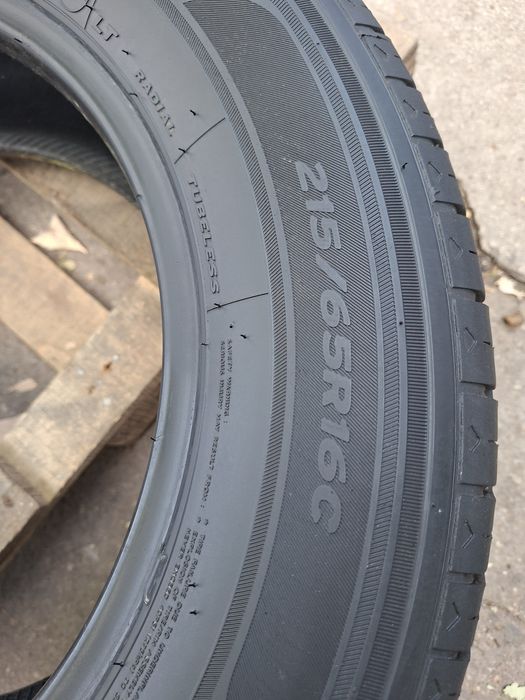 2бр. 215/65/16C Hankook - Бусови гуми 2024г.