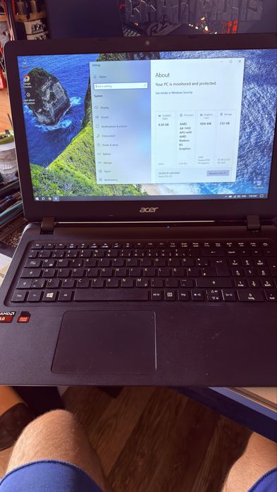 Se vinde Acer Aspire Es1 procesor Amd A8