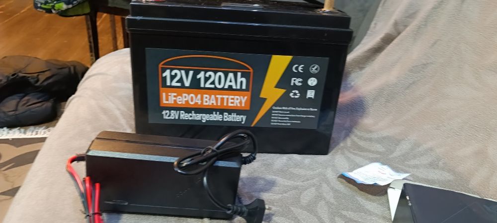 Продавам чисто нова Батерия за лодки и Яхти!