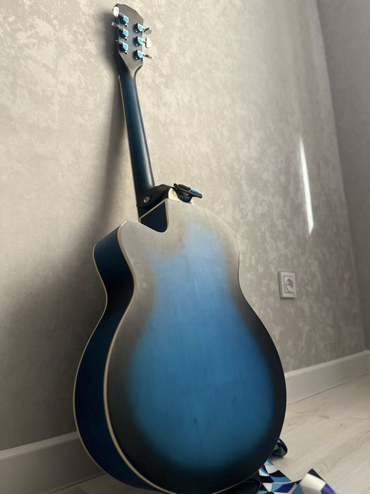 Акустическая гитара