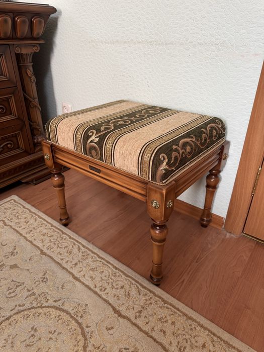 Продам спальный гарнитур