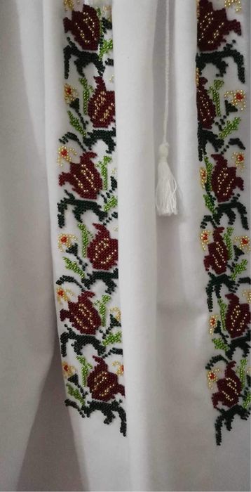 Ie cusuta cu mărgele