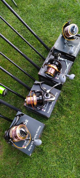 Set 4 Lansete Crap Carbon 3,90m,4 Mulinete 8000 Long Cast, Rod Pod Echipat