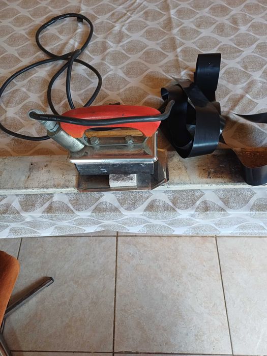 Продавам ютия за платно