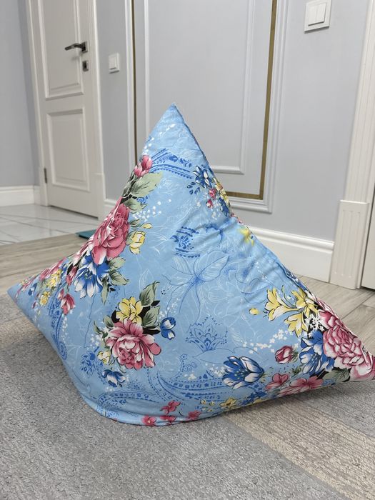 Продам новые подушки чистые 70*70