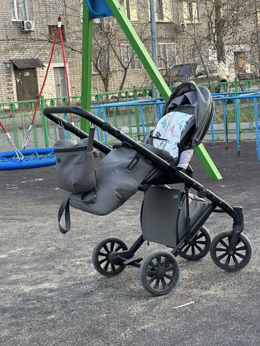 Продам коляску anex e/type