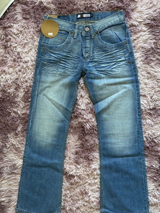 Продаються вещи, Астана