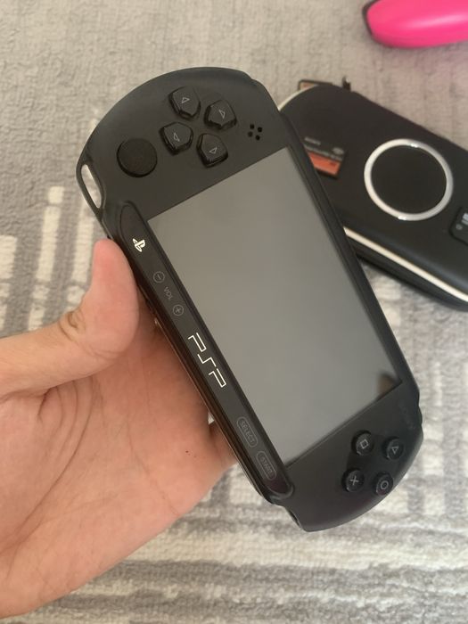 PsP street. 8gb лик2 та флешкаси+жехол сумкааси бонус