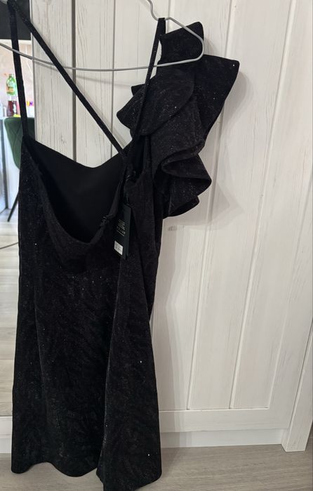 Черна ,къса рокля - марка Avin