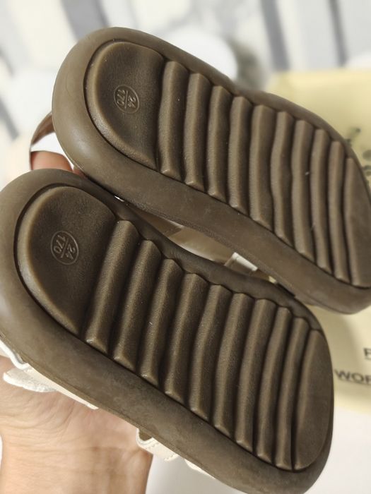 Новые красивые сандали