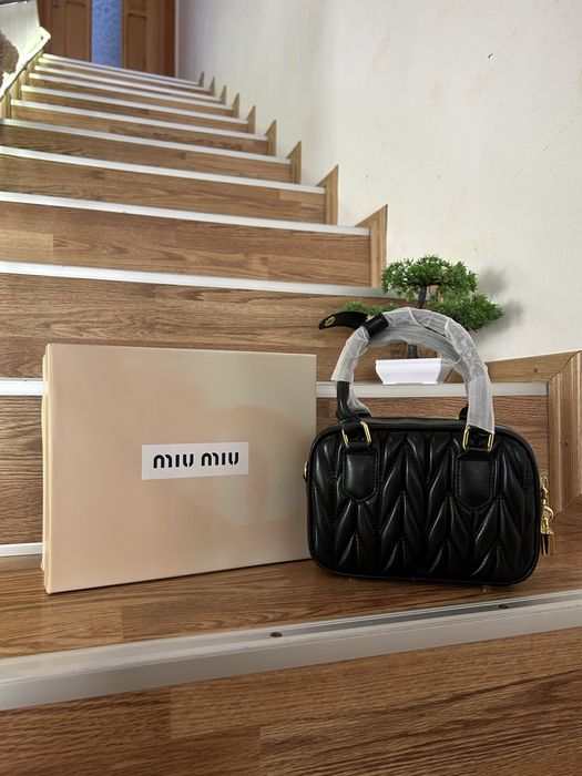 Geanta Miu Miu Neagra