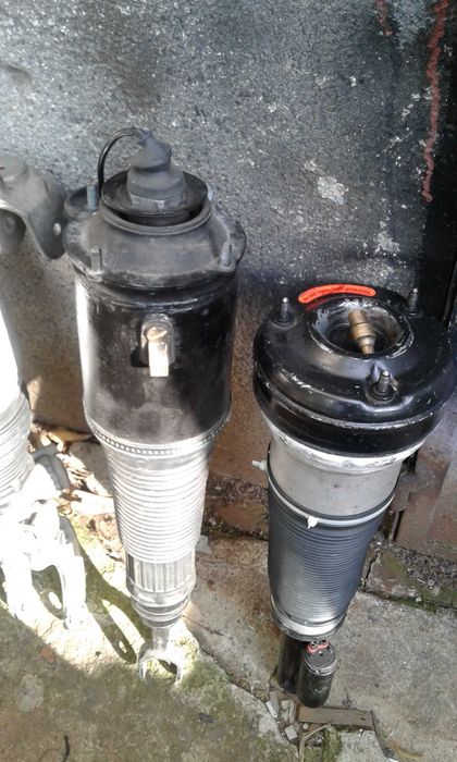 Рециклиране и продажба на въздушни възглавници и амортисьори.