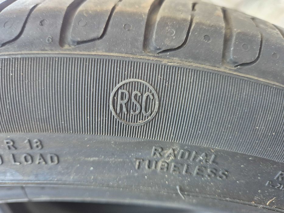 2бр. Летни гумми Pirelli 225/45/18 RSC с BMW звезда DOT 0422