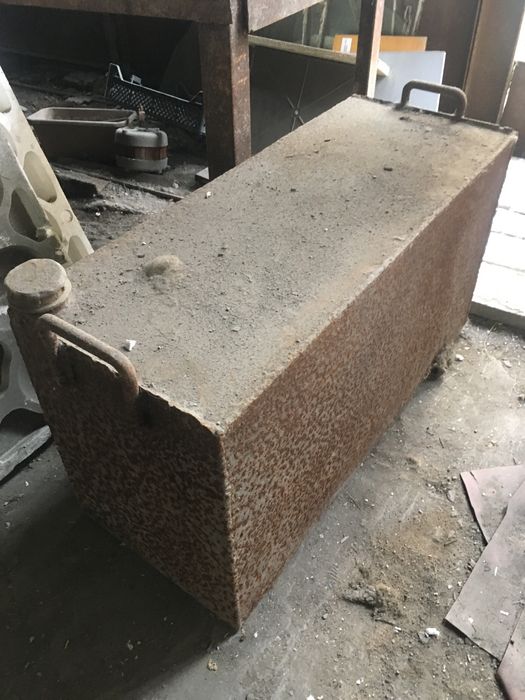 Требуется продажа бака. Бак литров 70-80