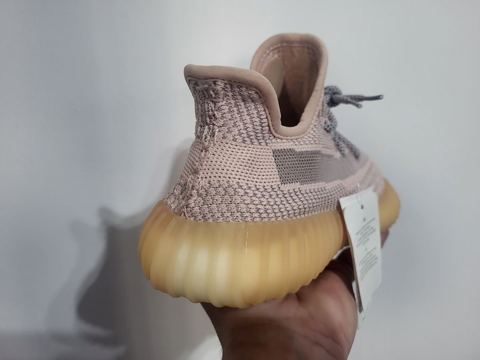 Adidas Yeezy Boost -  Premium - unisex