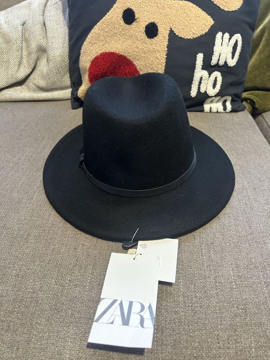 Palarie lana Zara  noua