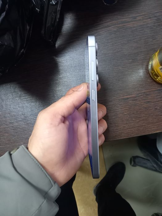 Самсунг с 25 FE.