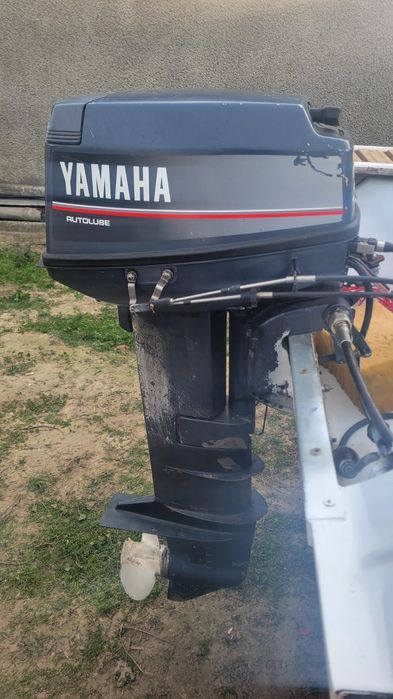 Barcă Delfin 3,80m cu motor Yamaha 25 cp 2t
