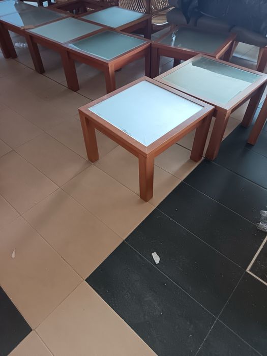 Обзавеждане-маси,бюра