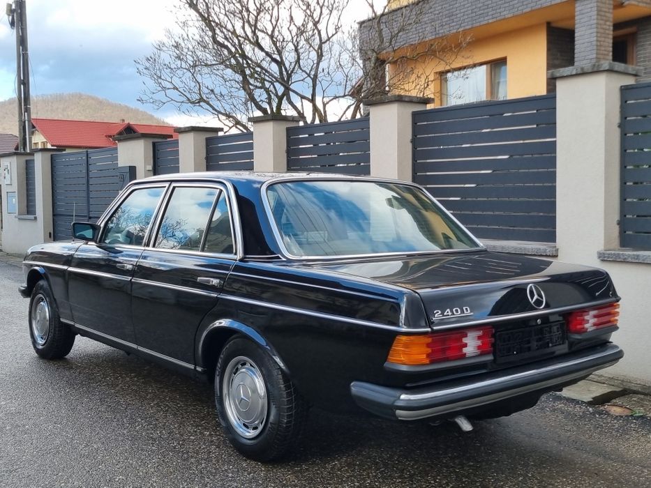 MERCEDES-BENZ E-Class 1977 — imagine 3