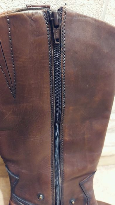 Дамски кожени ботуши